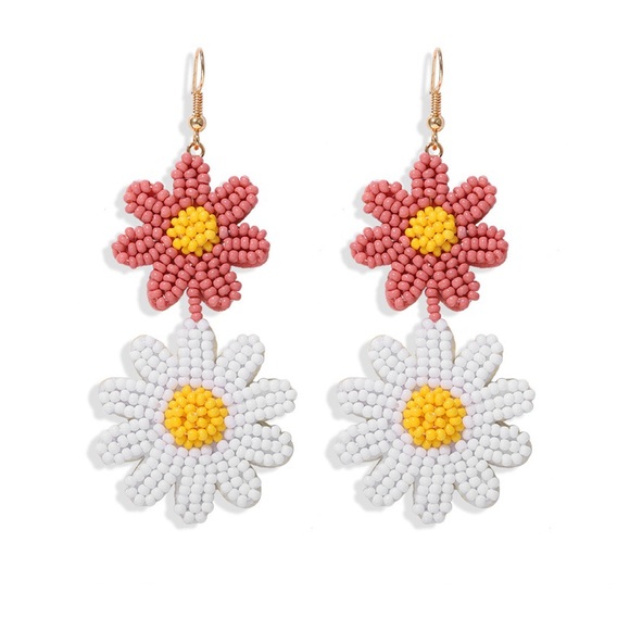 5⭐️ Boho Festival White Pink Daisy Earrings - Picture 3 of 5